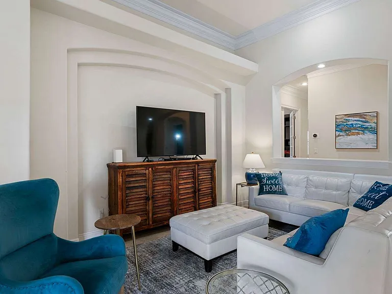 110 Tranquility Ln — Photo 4