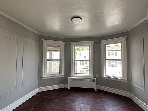 3rd image of 187 22nd St Floor 2