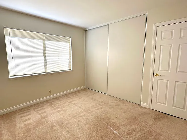 429 Daytona Dr — Photo 21