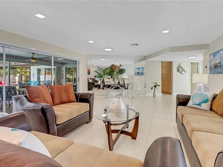 701 N Barfield Dr — Photo 8