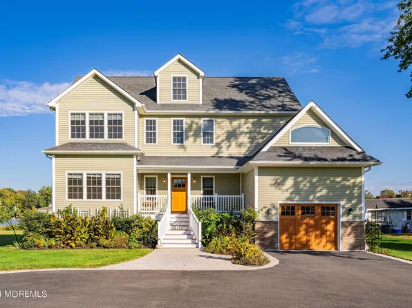 105 Horseneck Point Rd, Oceanport, NJ 07757