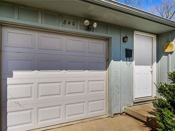 3rd image of 840 E 82nd St