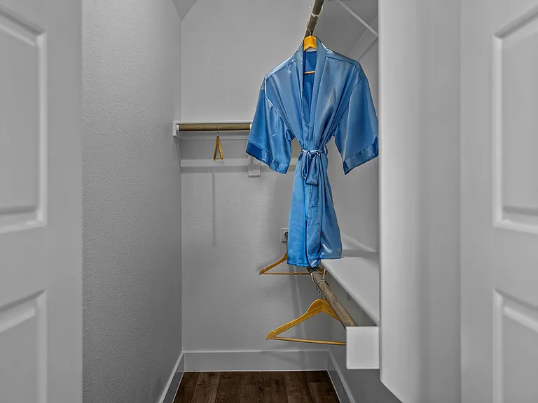 A2-Palo-Closet A2-Palo-Closet