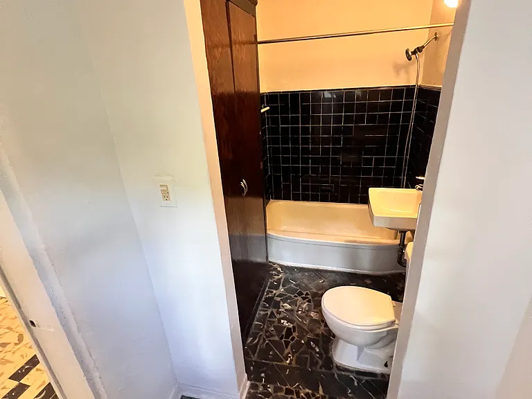 610 Jefferson Ave #6 — Photo 31