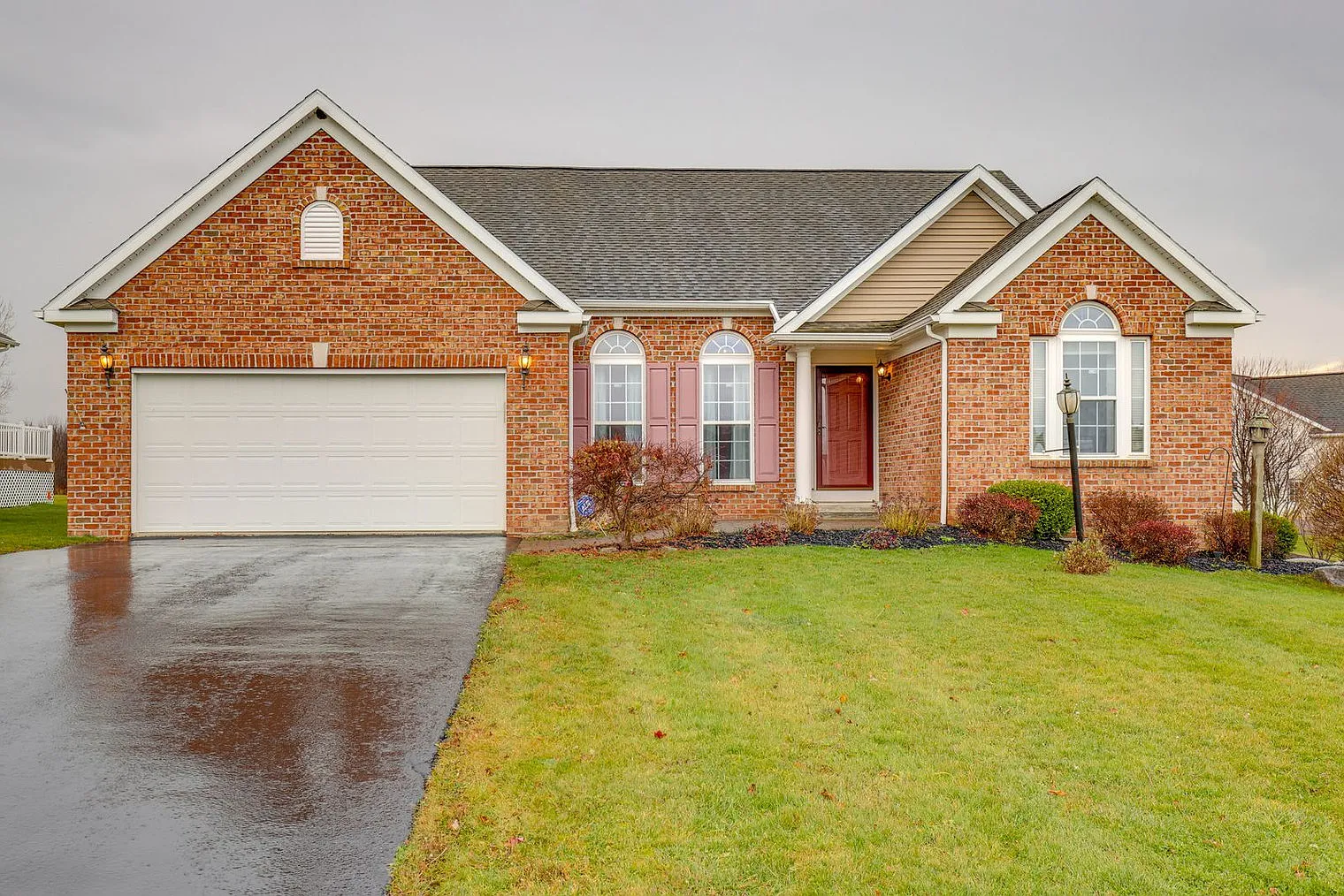 3 bed, 2.0 bath, 1797 sqft, $3,935 — Photo 4