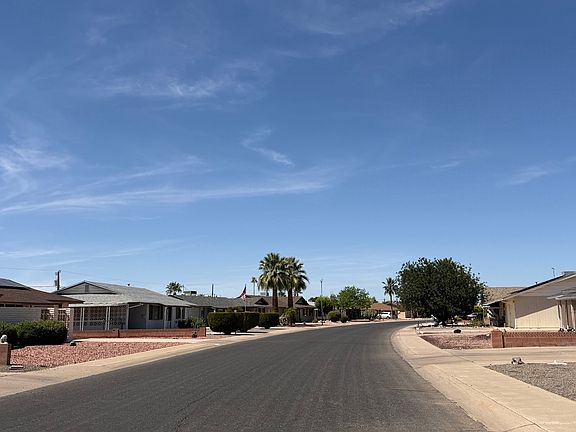 5th image of 10913 W Canterbury Dr
