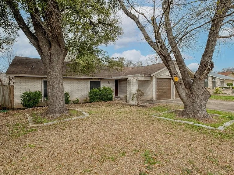 6502 Bridgewater Cv — Photo 2