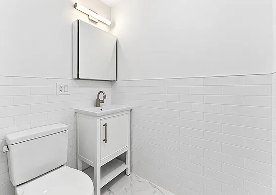 Bathroom, photo 1