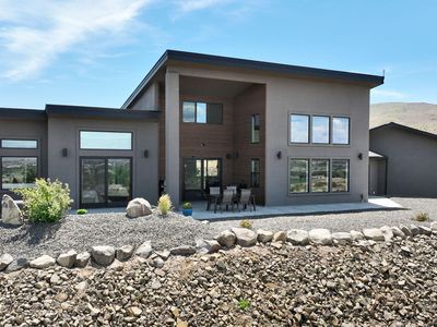 1292 Pioneer Way, Yakima, WA, 98908