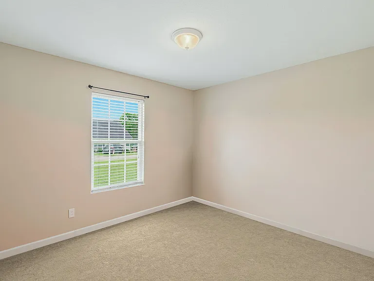 927 Mossy Grove Ln — Photo 10