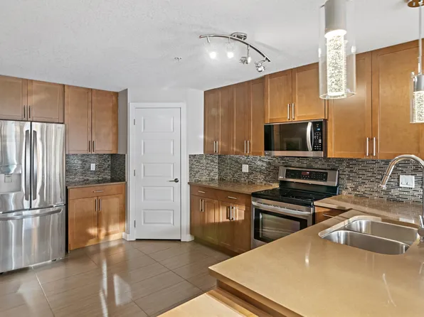 5151 Windermere Blvd SW #101, Edmonton, AB T6W 2K4