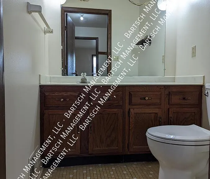 4217 N 104th St #3 — Photo 9