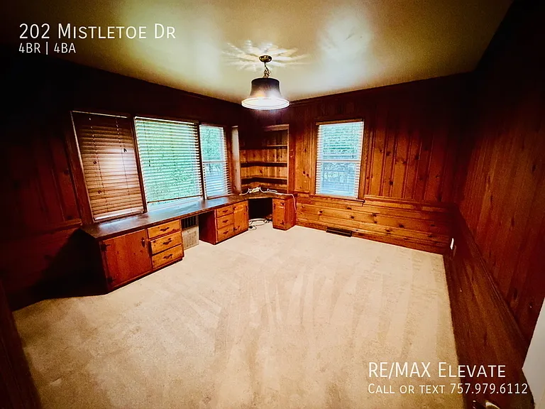 202 Mistletoe Dr — Photo 13