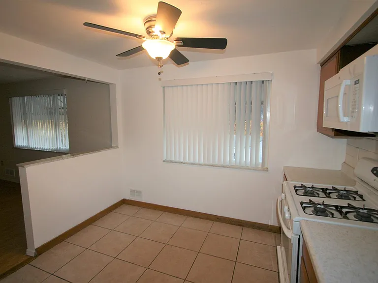 211 W Cherryhill St #2 — Photo 5