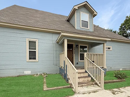 2424 McKinley Ave Photo 1