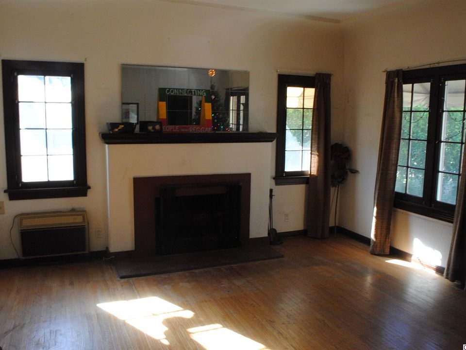 2nd image of 1306 Moncado Dr