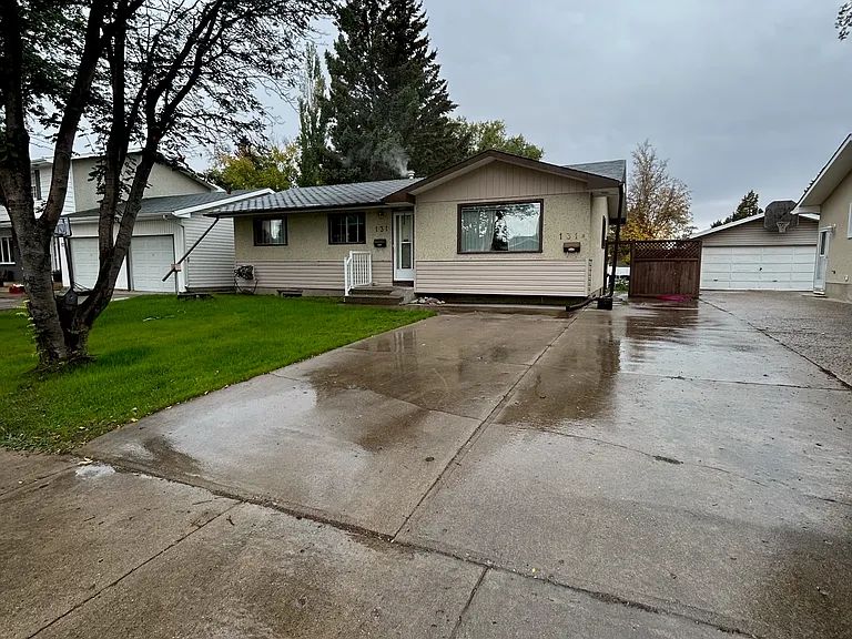 131 Deborah Cres — Photo 3