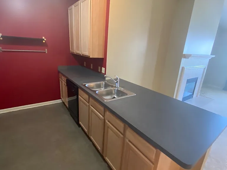 1180 Alameda Blvd — Photo 9