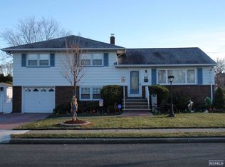 27-02 Berkshire Rd, Fair Lawn, NJ 07410