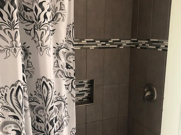 331 N Geneva St #2 — Photo 14