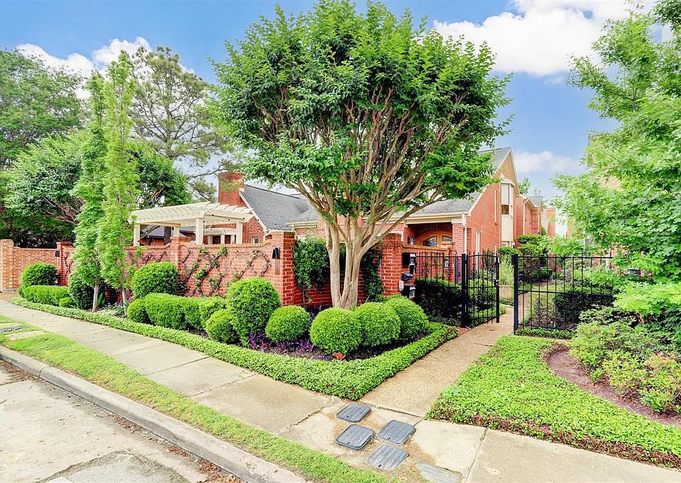 Beautifully landscaped community entrance