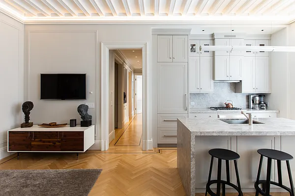 Rented by Compass | media 33