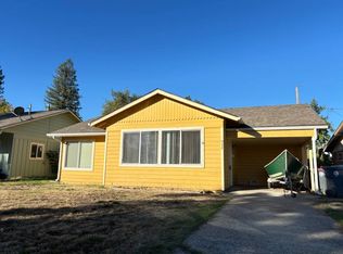 932 S Ivy St, Medford, OR