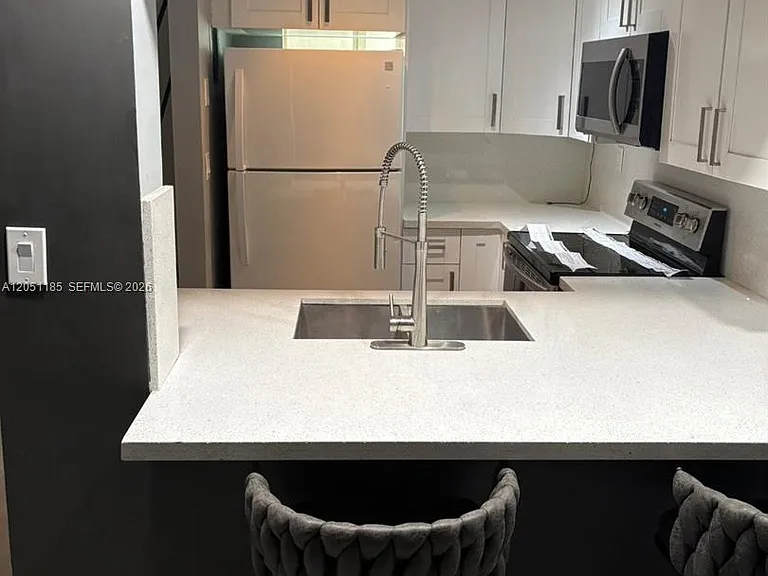 669 SW 37th Ave #208 — Photo 3