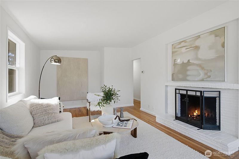 4th image of 12039 SE 42nd St