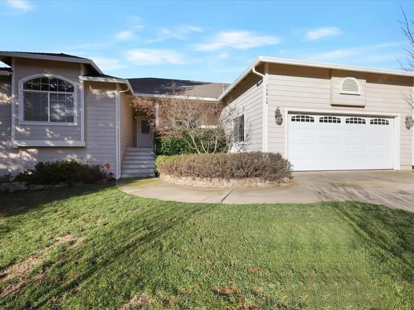 13915 Gold Country Dr, Penn Valley, CA 95946