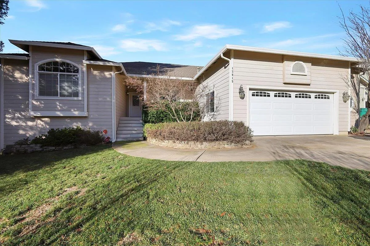 13915 Gold Country Dr photo 1