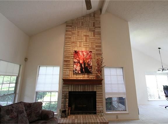 5th image of 18119 Lake Bend Dr