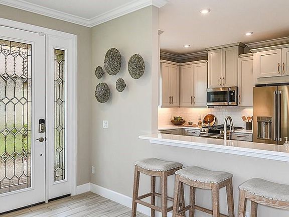 4th image of 3219 Porto Ln