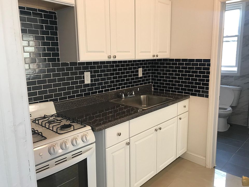 1st image of 3815 Kings Hwy #2