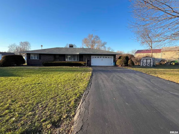 26 Melrose Ln, Lewistown, IL 61542