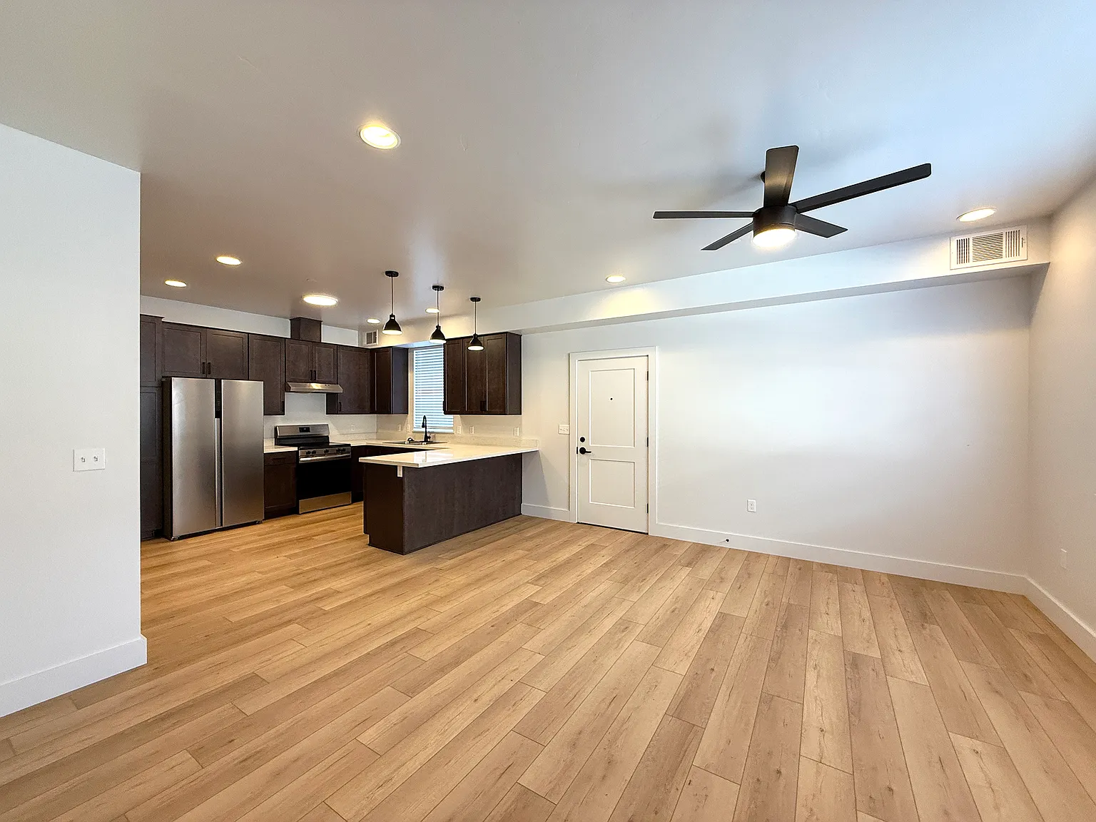 2 bed, 1.5 bath, 1088 sqft, $1,795 — Photo 3
