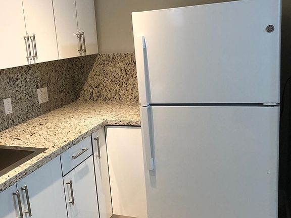3rd image of 222 Zamora Ave #3