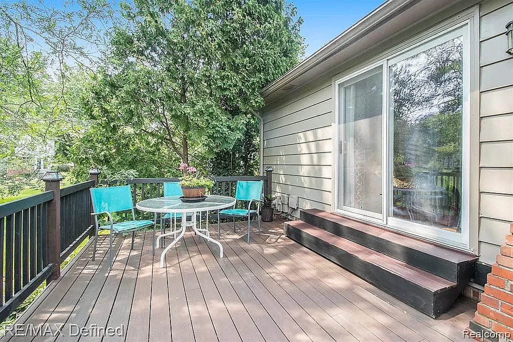 4302 Stonehenge Ct — Photo 3