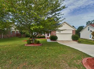 203 Timber Ridge Dr, Raeford, NC 28376