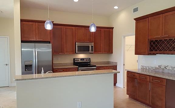 5th image of 4129 SW 10th Ave