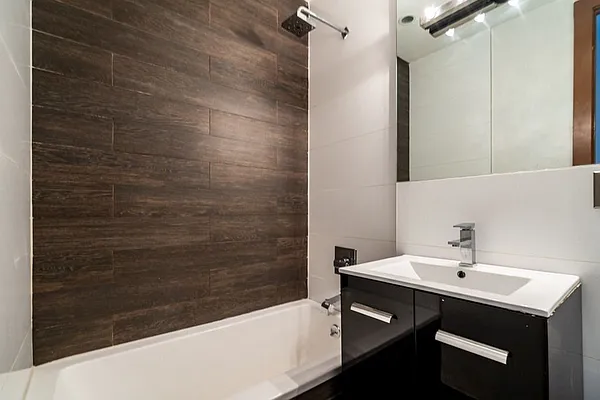 Rented by Brooklyn Group | media 32