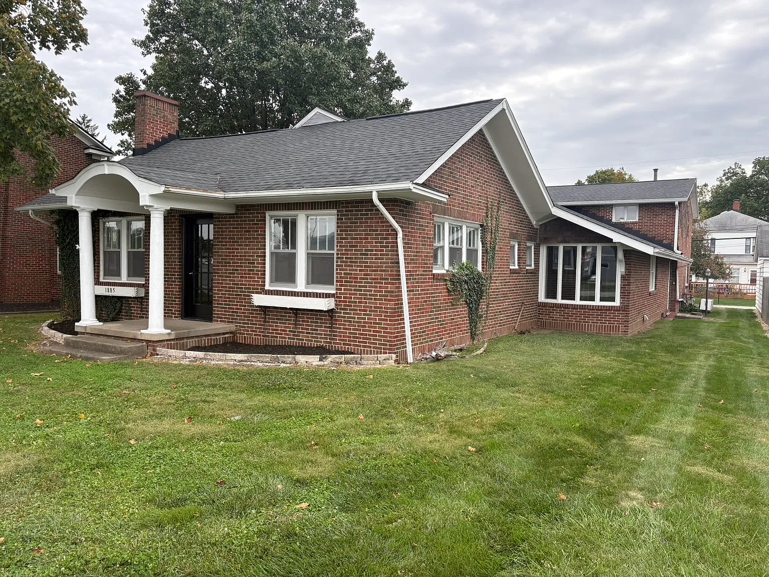 3 bed, 2200 sqft, $1,895 — Photo 3