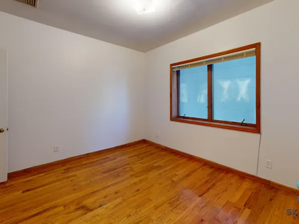 542 Brooklyn Avenue image 15 of 18