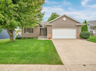 3722 Ithaca Ave, Spirit Lake, IA 51360