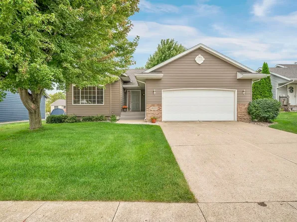 3722 Ithaca Ave, Spirit Lake, IA 51360