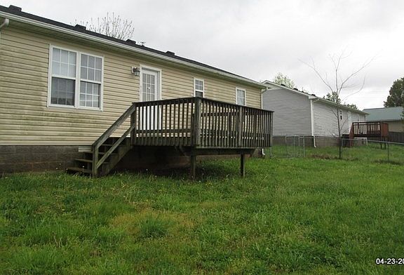 2nd image of 104 Sidney Ct
