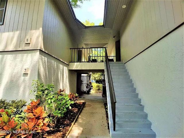 1st image of 8 Tarragona Ct