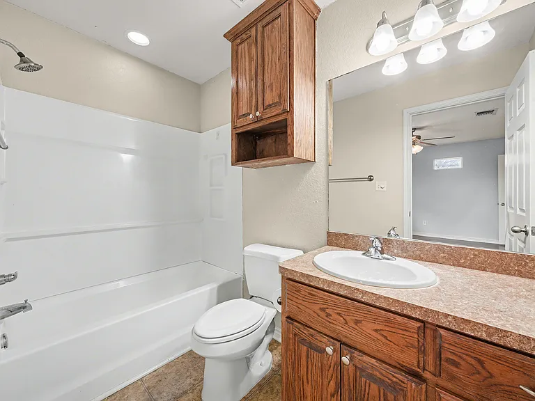 1124 N Penelope St — Photo 18