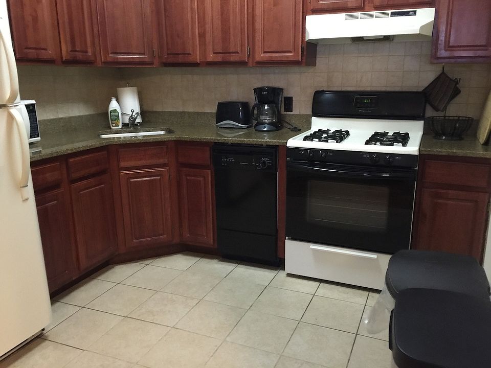 2nd image of 598 President St APT 1D