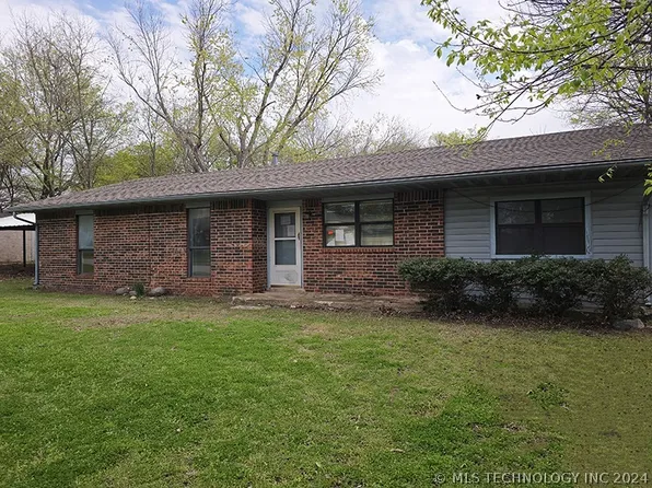 807 E Tahlequah Ave, Sulphur, OK 73086